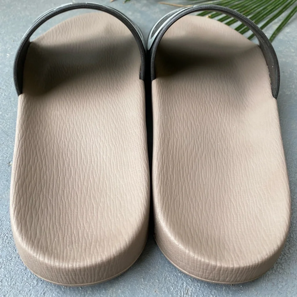 SALVATORE FERRAGAMO Gancini Pool Slides Women’s 10 / Men’s size 8 - Picture 8 of 10